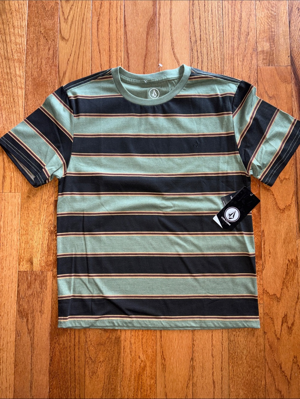 New! Boys Volcom shirt
